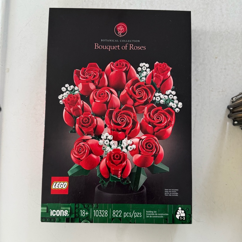 NWT Lego Bouquet of Roses